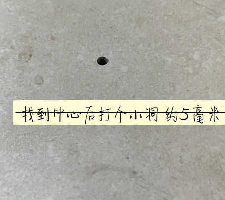 墨江瓷砖空鼓维修公司专业解答在瓷砖铺贴过程中，如果砂料搅拌不均匀，将会带来以下问题